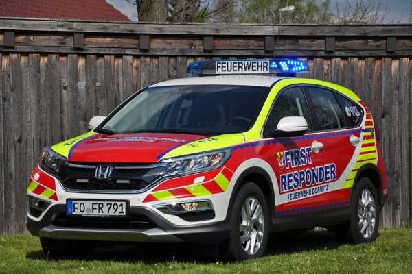 First-Responder-Fahrzeug der Feuerwehr Dormitz – ein weiß-roter Ford Transit mit medizinischer Ausrüstung